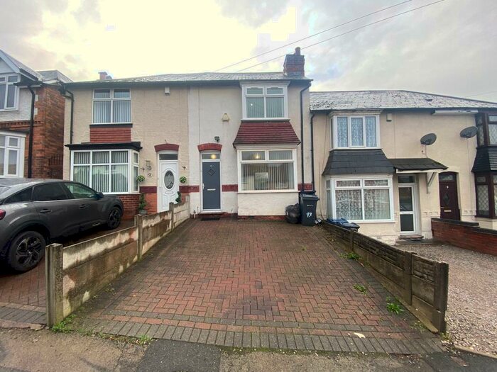 3 Bedroom House To Rent In Chudleigh Grove, Birmingham, B43