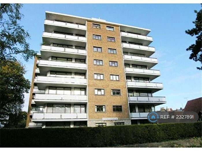 2 Bedroom Flat To Rent In Bath Road, Bournemouth, BH1