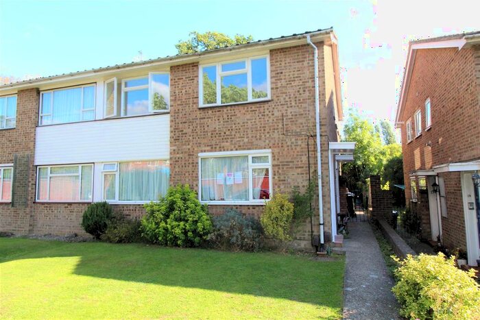 2 Bedroom Maisonette To Rent In St. Anns Way, South Croydon, CR2