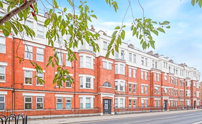 2 Bedroom Flat To Rent In Graham Mansions, (), Hackney, E8