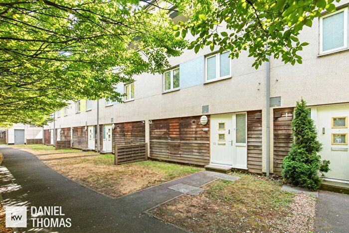 3 Bedroom Maisonette For Sale In Daniel Thomas | Fishers Close, Waltham Cross, EN8