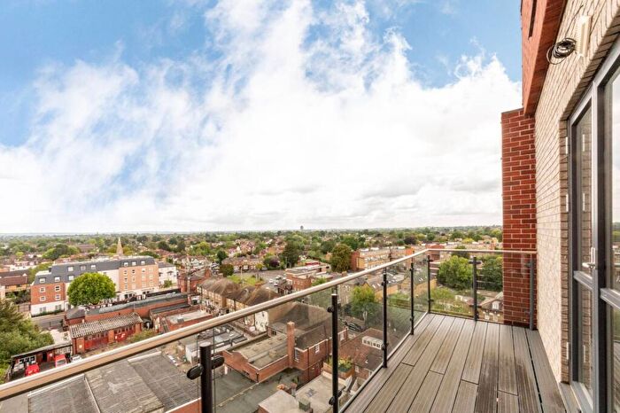 2 Bedroom Flat For Sale In Blagdon Road, New Malden, New Malden, KT3