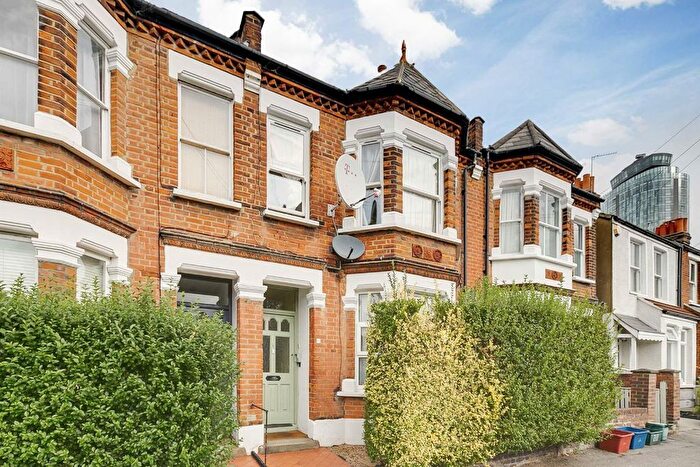 1 Bedroom Flat For Sale In Layton Road, Brentford, TW8