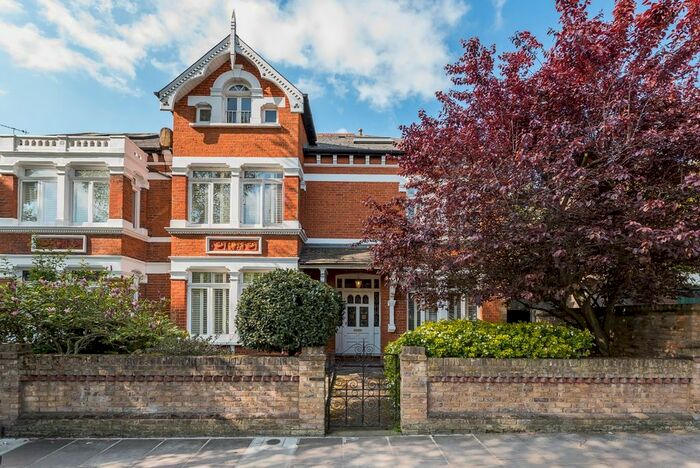 5 Bedroom End Of Terrace House To Rent In Lebanon Park, Twickenham, TW1