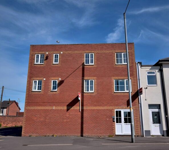 2 Bedroom Flat To Rent In Bishop House, Flat Pinfold Street, Wednesbury, WS10