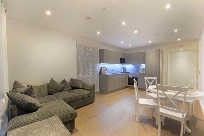 1 Bedroom Flat To Rent In Wansey Street, Elephant And Castle, London, SE17