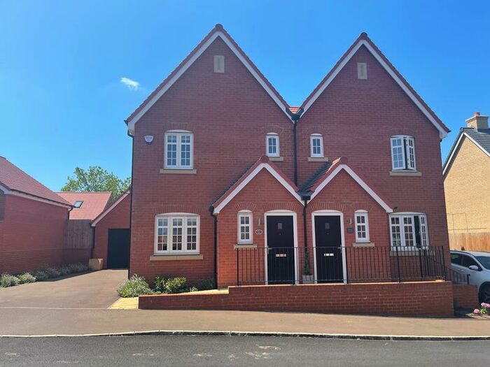 3 Bedroom Semi-Detached House To Rent In Fylingdales Avenue, New Cardington, MK42