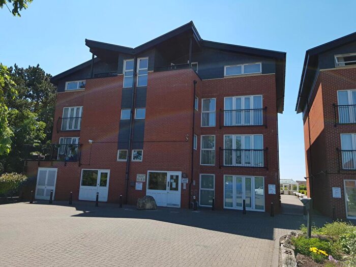 2 Bedroom Flat To Rent In Hill View House, BS15