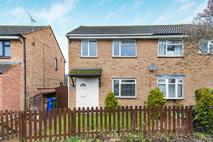 3 Bedroom Semi-Detached House For Sale In Cassington Road, Yarnton, OX5