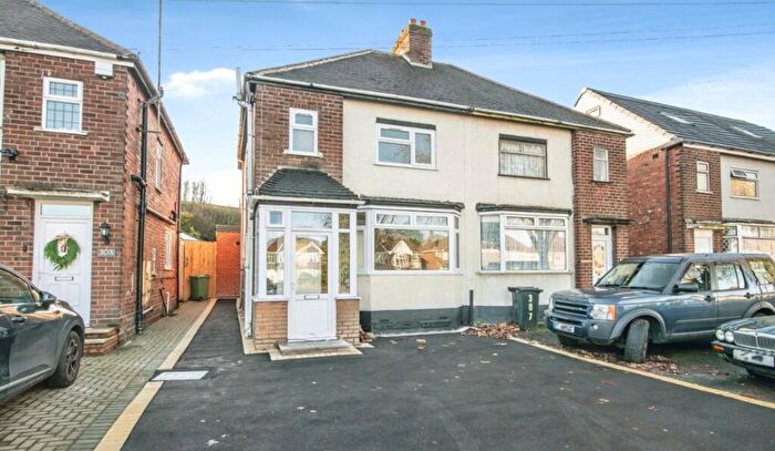 3 Bedroom Semi Detached House For Sale In Birmingham New Road, Dudley, DY1