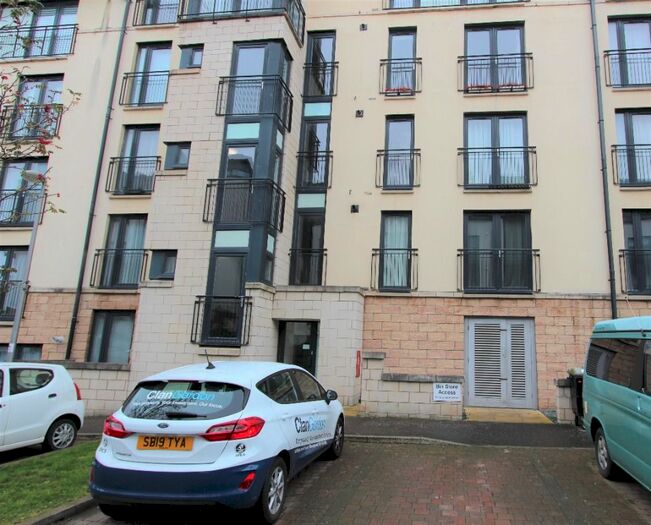 2 Bedroom Flat To Rent In Colonsay Close, Granton, Edinburgh, EH5