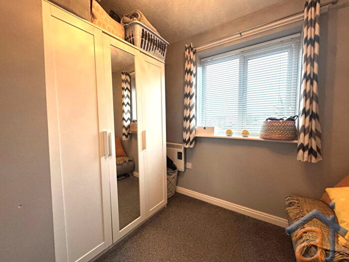 2 Bedroom Flat For Sale In Canal View Court, L21