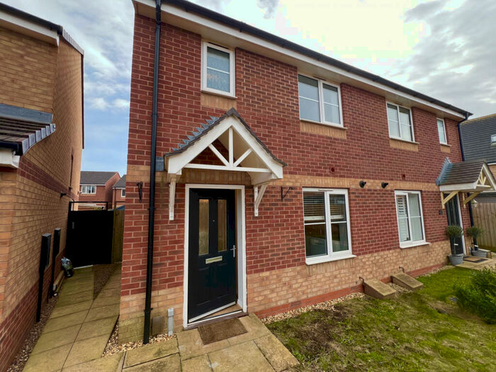 3 Bedroom Semi Detached House To Rent In Jefferson Walk, Stafford, ST16