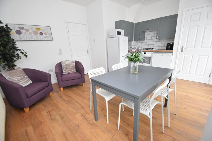 2 Bedroom Flat To Rent In Claude Road, Roath, Cardiff, CF24