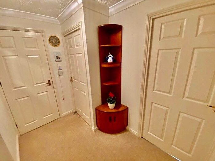 1 Bedroom Flat For Sale In Ashill Road, Birmingham, B45