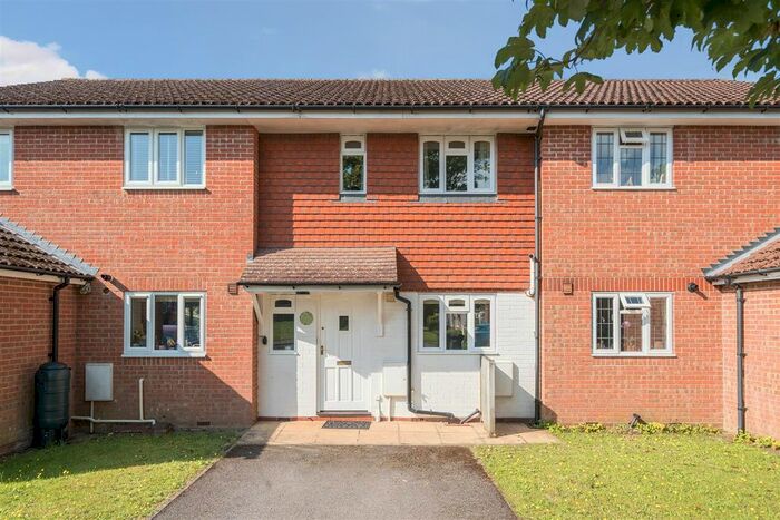 2 Bedroom Terraced House To Rent In Glen Close, Hindhead, GU26
