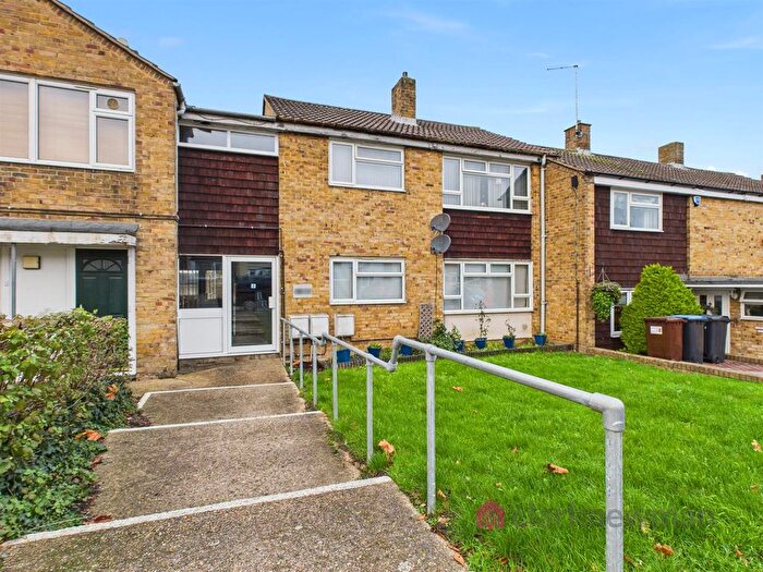 2 Bedroom Flat To Rent In Little Pynchons, Harlow, CM18