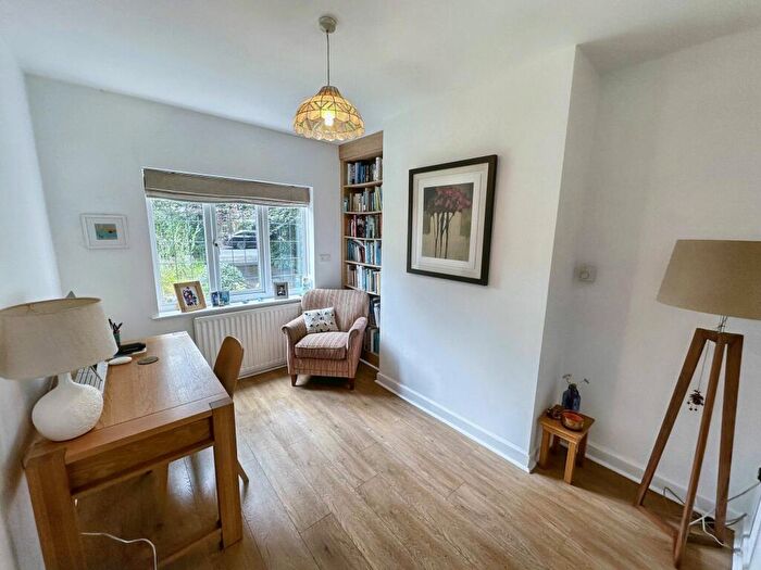 4 Bedroom Detached House For Sale In Park Road, Prestwich, M25