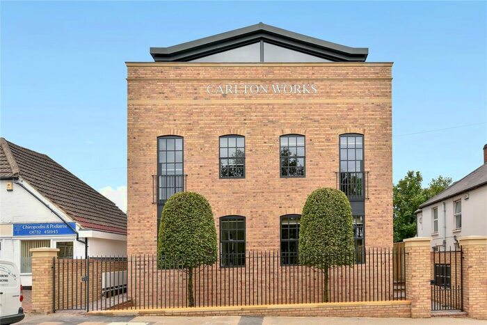 1 Bedroom Flat To Rent In Carlton House, B St. Johns Hill, Sevenoaks, Kent, TN13