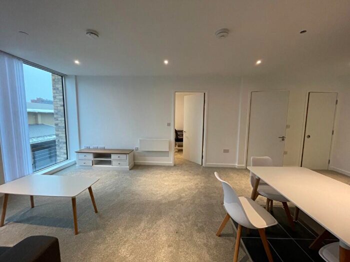 2 Bedroom Flat To Rent In Boundary Lane, Manchester, Greater Manchester, M15