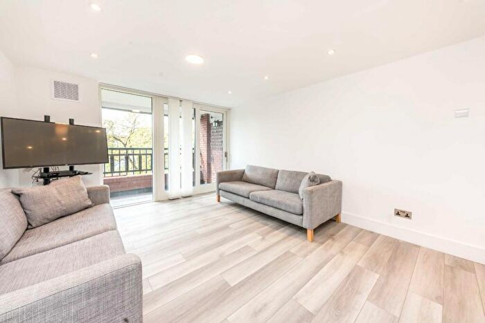 2 Bedroom Flat To Rent In Edith Terrace, Chelsea, SW10