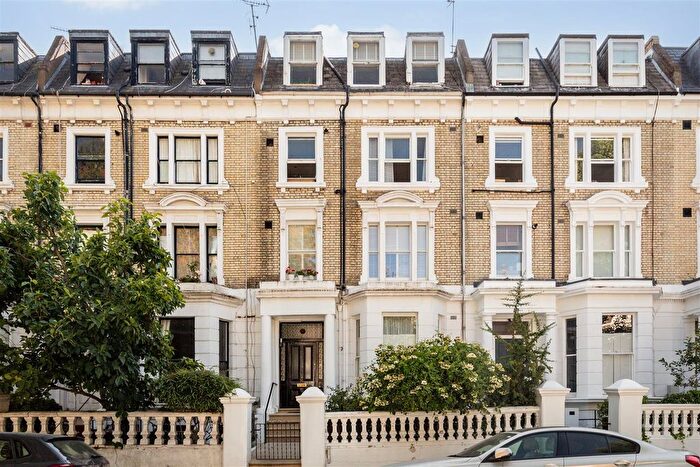 2 Bedroom Flat For Sale In Elsham Road, W14