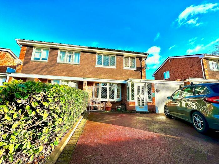 3 Bedroom House To Rent In Scammerton, Wilnecote, Tamworth, B77