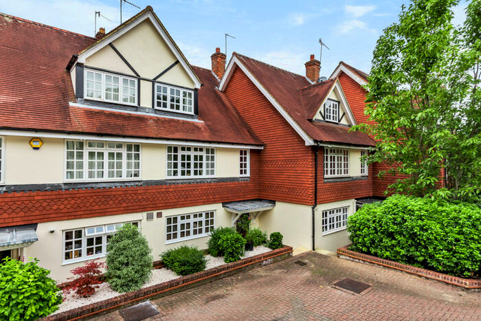 4 Bedroom Terraced House To Rent In Yew Walk, Harrow On The Hill, HA1