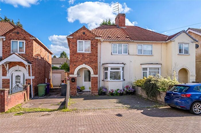 3 Bedroom Semi-detached House For Sale In Hordern Grove, Newbridge, Wolverhampton, West Midlands, WV6