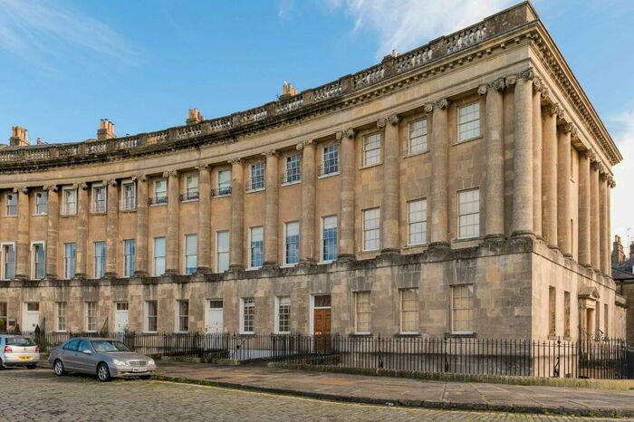 2 Bedroom Apartment To Rent In Royal Crescent, BA1