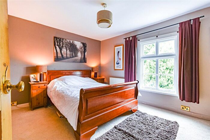 3 Bedroom Terraced House For Sale In Shaw Road, Newbury, Berkshire, RG14