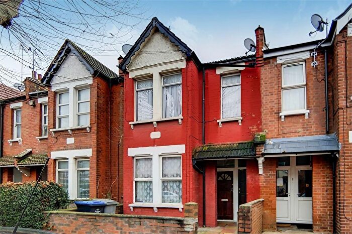 3 Bedroom Maisonette To Rent In Deacon Road, Willesden, NW2