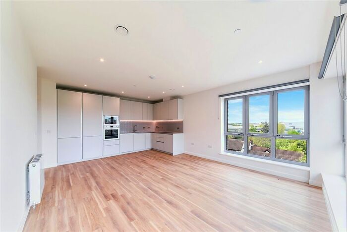 3 Bedroom Flat To Rent In Lyons Dock House, Oldfield Lane North, Greenford, UB6