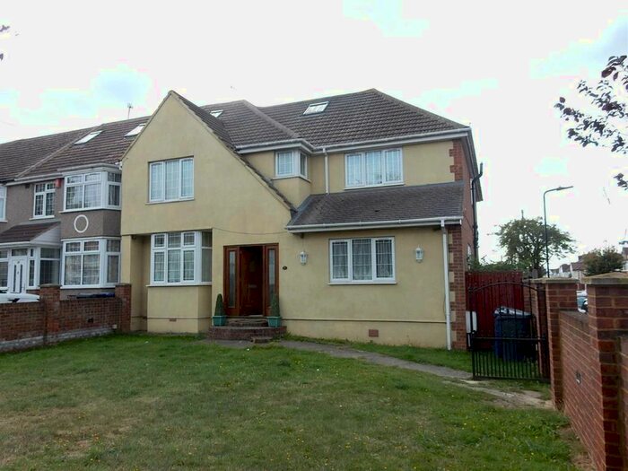6 Bedroom End Of Terrace House To Rent In Burns Avenue, Southall, UB1