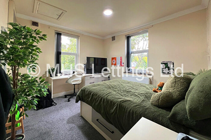 6 Bedroom Terraced House To Rent In Ash Grove, Leeds, LS6