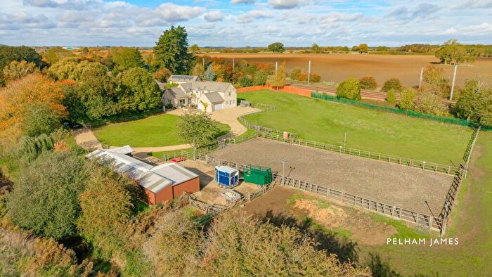 5 Bedroom Barn Conversion For Sale In Belmesthorpe Road, Greatford, PE9