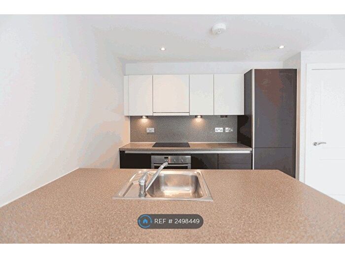 2 Bedroom Flat To Rent In George Street, Prestwich, Manchester, M25