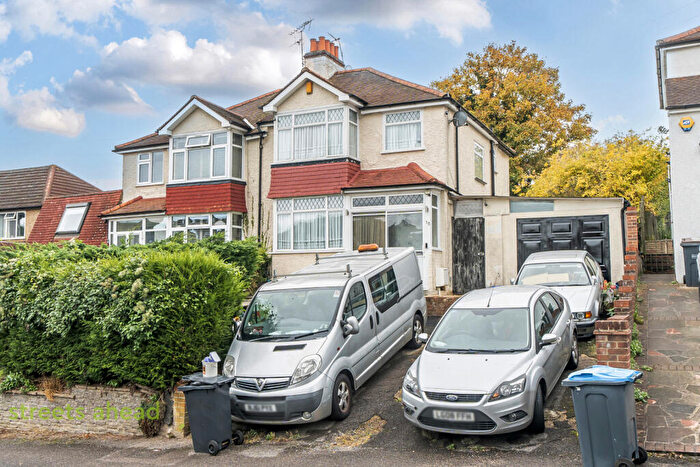 3 Bedroom Semi-Detached House For Sale In Rickman Hill, Coulsdon, CR5