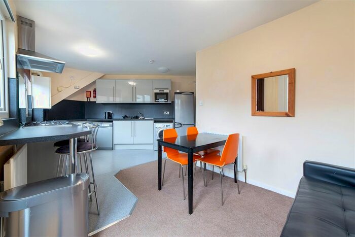 3 Bedroom Flat To Rent In Leazes Park Road, Newcastle Upon Tyne NE1