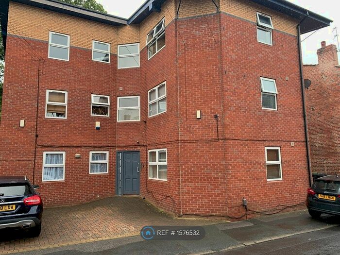 2 Bedroom Flat To Rent In Highbury Court, Leeds, LS6