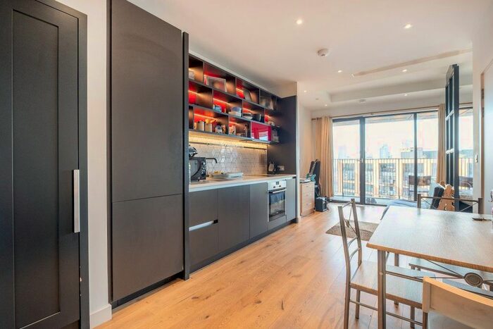 Studio To Rent In City Island Way, London, E14