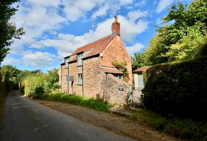 2 Bedroom Cottage For Sale In Merridge, Bridgwater, TA5