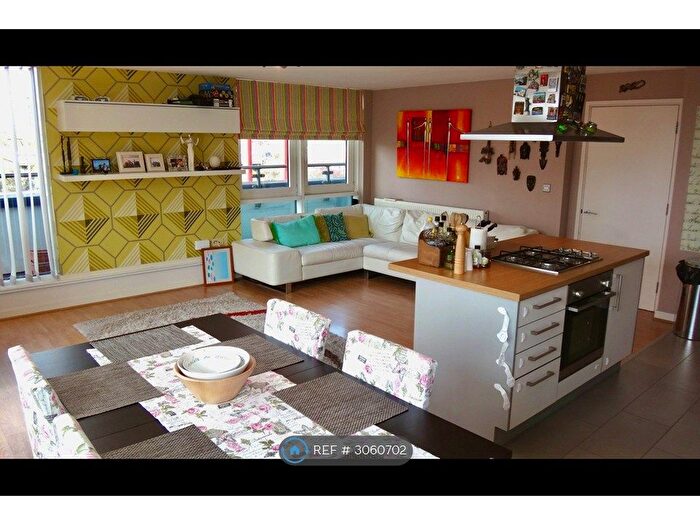 2 Bedroom Flat To Rent In Tequila Wharf, London, E14