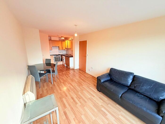 1 Bedroom Flat To Rent In Eastern Avenue, Ilford, IG2