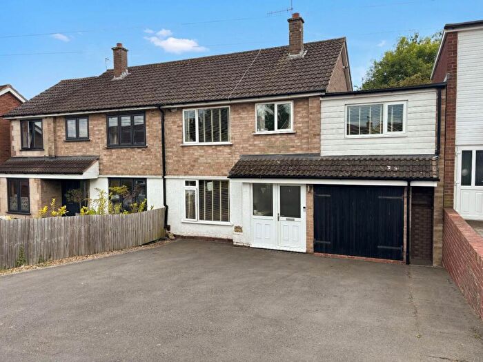4 Bedroom Semi-Detached House For Sale In Shelbourne Road, Stratford-upon-Avon, CV37