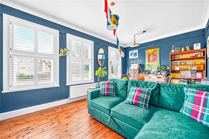 2 Bedroom Flat For Sale In Blackhorse Road, Walthamstow, London, E17