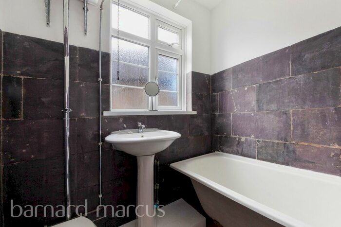 1 Bedroom Flat To Rent In Streatham Green, Streatham High Road, London, SW16