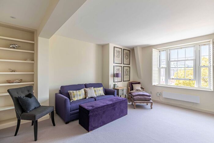 Studio To Rent In Cheylesmore House, Ebury Bridge Road, Westminster, London, SW1W