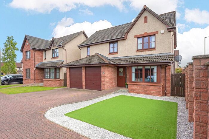 5 Bedroom Detached House For Sale In Campbell Place, Falkirk, FK2
