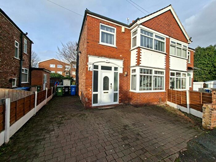 3 Bedroom Semi Detached House For Sale In Bradwell Avenue, Stretford, M32